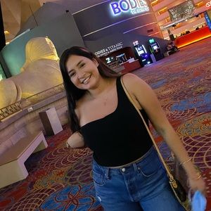 Meet your Posher, Dana